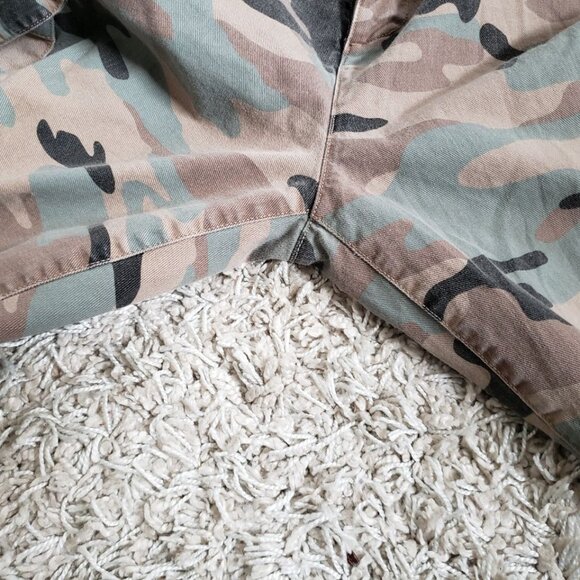 GAP Wide Leg Camo Cargo Pants Size 8 - Picture 5 of 6